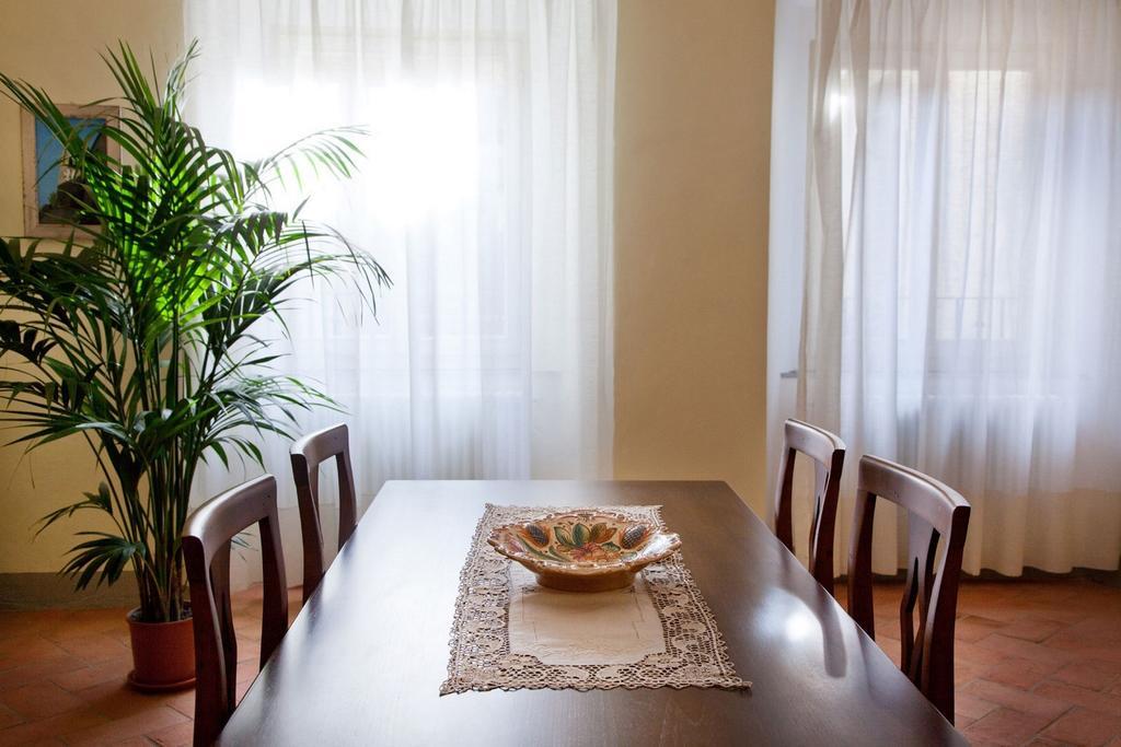 Appartamento Di Lusso In Borgo Storico Toscano Биббьена Номер фото
